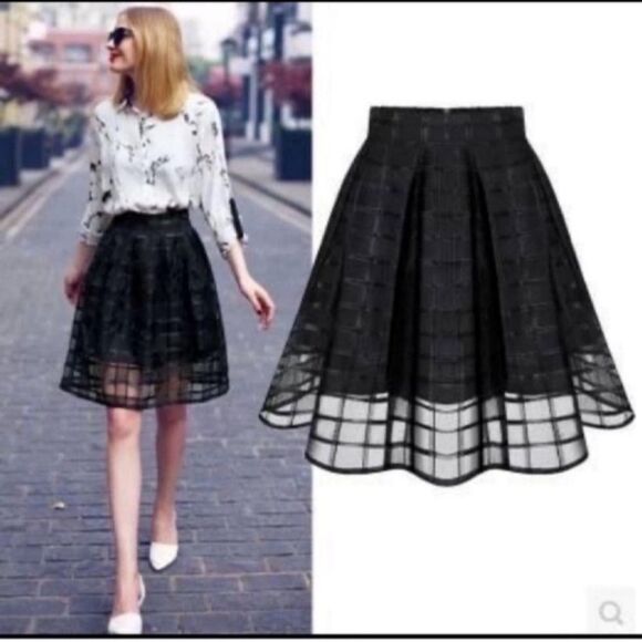 Black Pleated Gauze skirt Size S - Picture 8 of 8